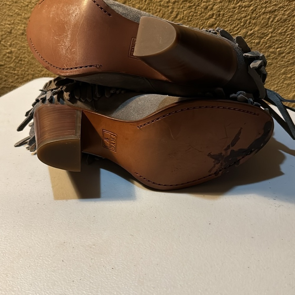 Frye Fringe Dark Grey Booties. Size 8.5 B - Picture 6 of 12